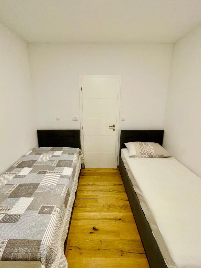 Alida Valli Apartment Kaštela Buitenkant foto