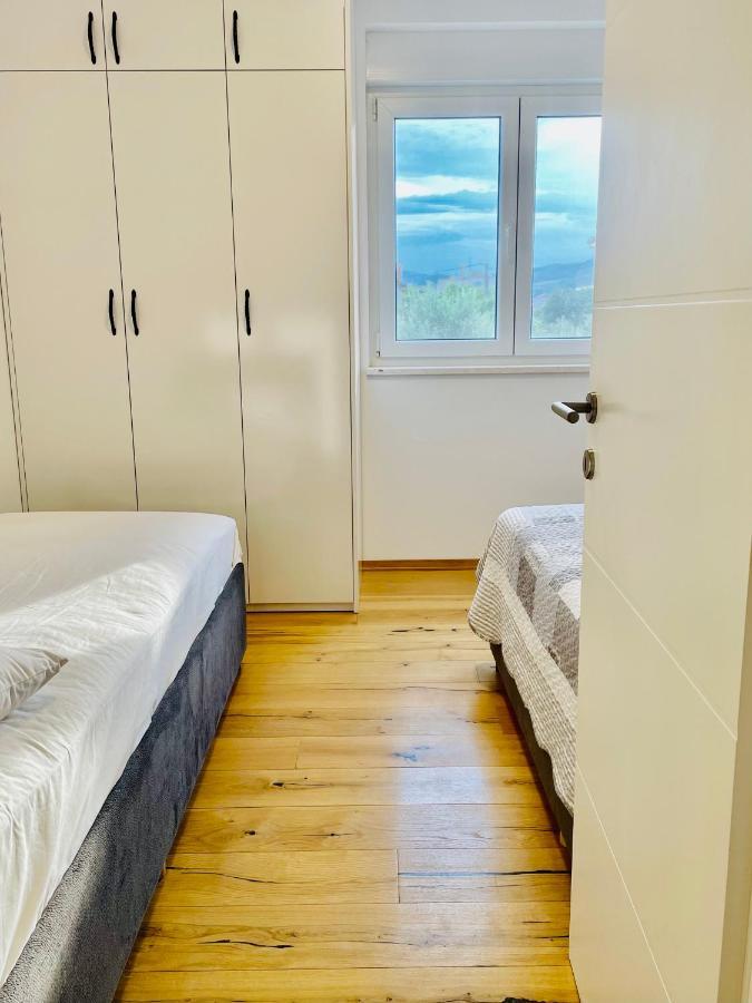 Alida Valli Apartment Kaštela Buitenkant foto